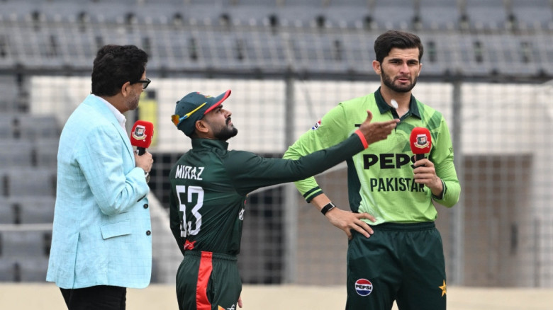 টসে জিতে বাংলাদেশকে ব্যাটিংয়ে পাঠালেন শাহিন আফ্রিদি