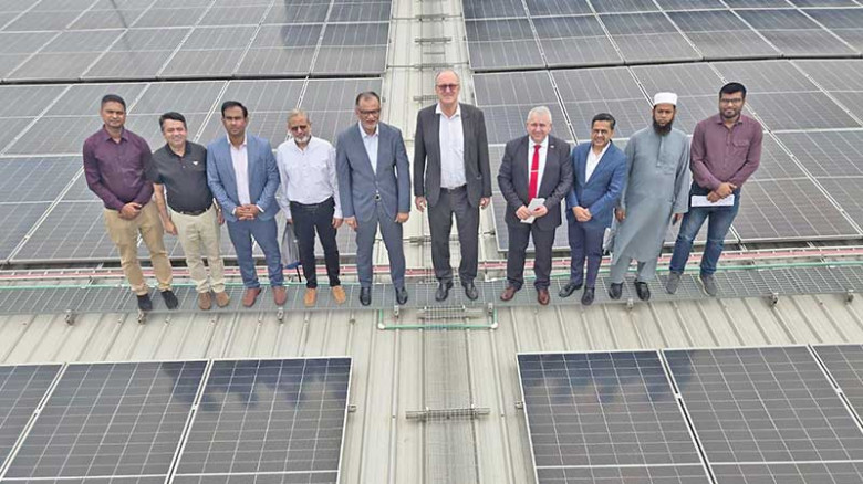 ত্রিশালে আকিজ সিরামিকসে বড় রুফটপ সোলার প্রকল্পের উদ্বোধন