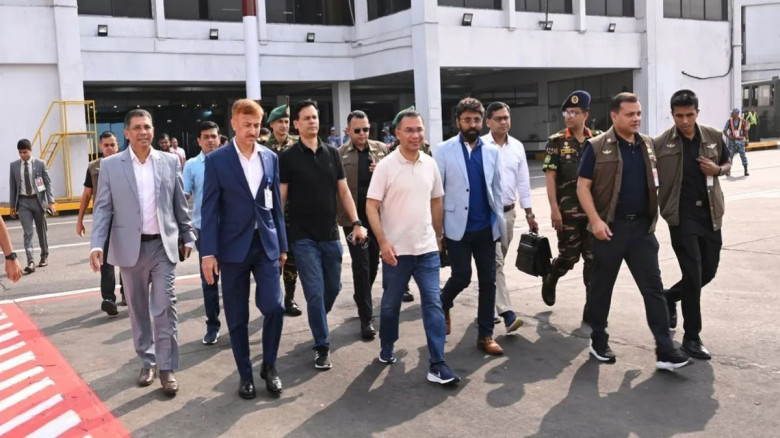 সৈয়দপুর বিমানবন্দরে পৌঁছালেন প্রধানমন্ত্রী তারেক রহমান