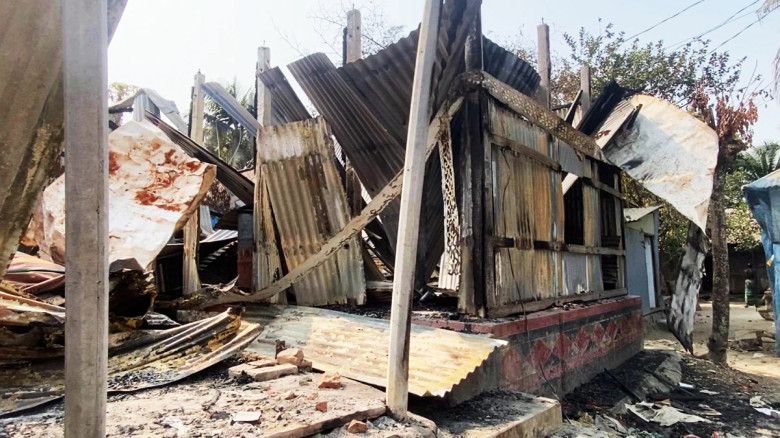 রায়পুরায় সংঘর্ষ: হত্যা মামলার আসামিদের বাড়িতে অগ্নিসংযোগ