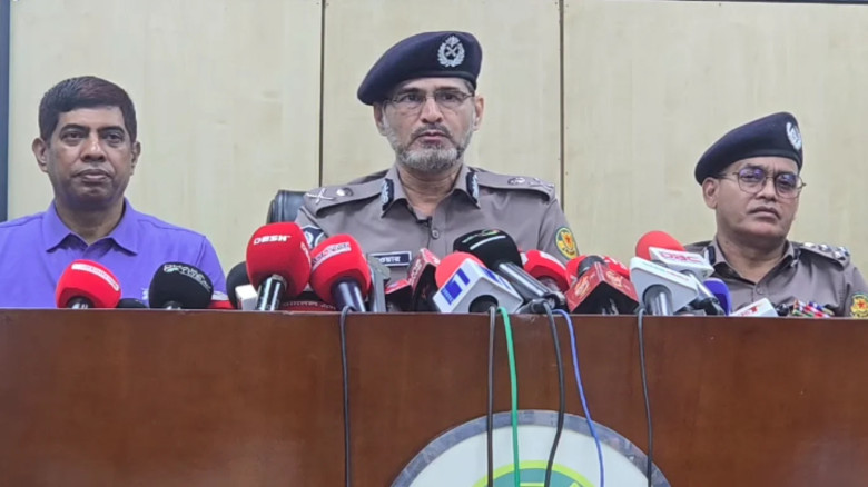 ঈদ সামনে রেখে রাজধানীতে কড়া নিরাপত্তা, সতর্ক থাকার পরামর্শ