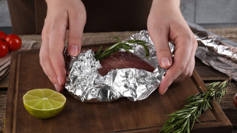 খাবার সংরক্ষণে ফয়েল না পার্চমেন্ট—কোনটি নিরাপদ?