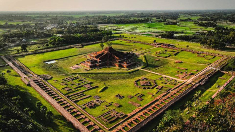 পাহাড়পুরসহ নওগাঁর দর্শনীয় স্থানগুলো প্রস্তুত ঈদ পর্যটনে