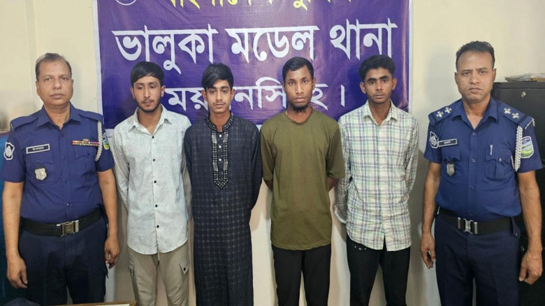 ফেসবুকে প্রেমের ফাঁদে ভালুকায় কিশোরী ধর্ষণ, গ্রেপ্তার ৪