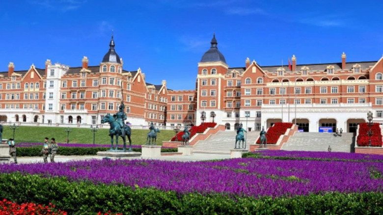 বসন্তের ছুটিতে প্রেমে উৎসাহ দিচ্ছে চীনের বিশ্ববিদ্যালয়