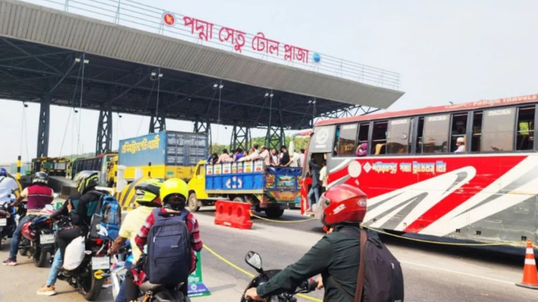 পদ্মা সেতুতে ২৪ ঘণ্টায় সাড়ে ৪ কোটি টাকার রেকর্ড টোল আদায়