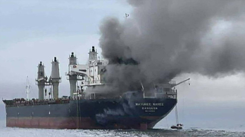 আরব আমিরাত উপকূলে জাহাজে হামলা, আগুনে ক্ষতিগ্রস্ত