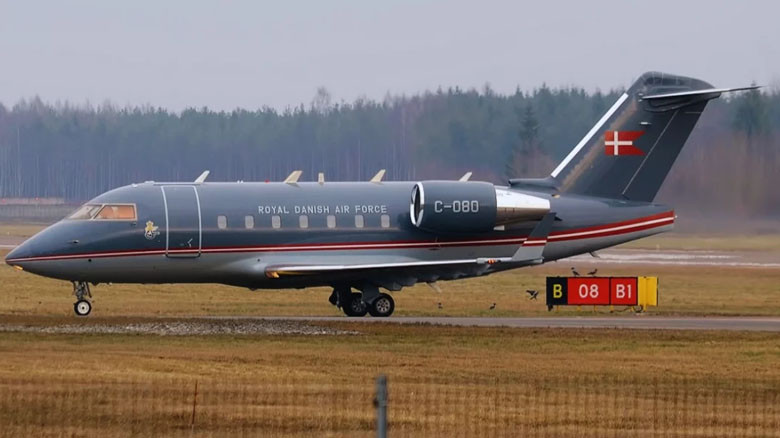 যুক্তরাষ্ট্রের হামলা ঠেকাতে গ্রিনল্যান্ডের রানওয়ে ধ্বংসের প