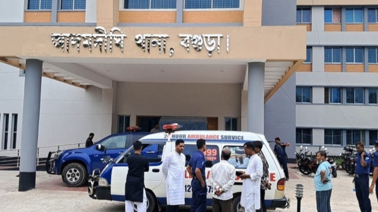 মামলা তুলে না নেওয়ায় বাদীর ছোট বোনকে কুপিয়ে হত্যা, বগুড়ায় গ্