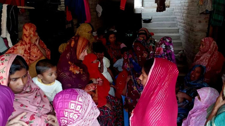 ঝিনাইদহে ট্রেন-বাস সংঘর্ষে একই পরিবারের ৩ শিশুসহ ৫ জন নিহত