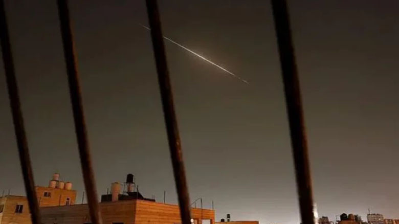 ইরান নিক্ষেপ করেছে ক্ষেপণাস্ত্র যুক্তরাষ্ট্র–যুক্তরাজ্যের সা