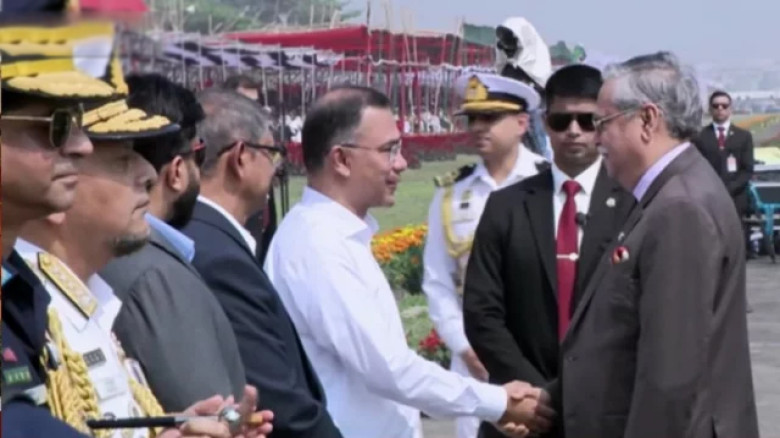 স্বাধীনতা দিবসে বর্ণাঢ্য কুচকাওয়াজে রাষ্ট্রপতি ও প্রধানমন্ত্