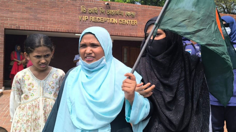 ‘জয় বাংলা’ স্লোগান ঘিরে স্মৃতিসৌধে উত্তেজনা