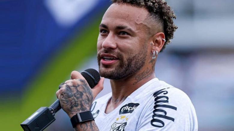 নেইমারকে ঘিরে সমর্থকদের স্লোগান, মন্তব্যে অনাগ্রহ আনচেলত্তির