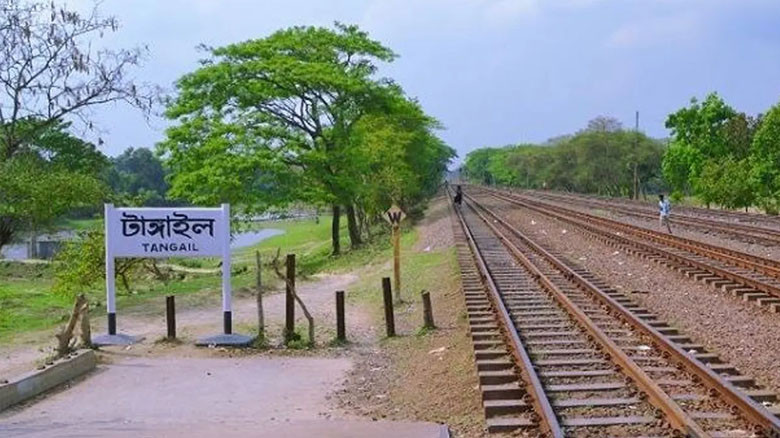 টাঙ্গাইলে ট্রেন দুর্ঘটনায় একই পরিবারের ৫ জনের মৃত্যু