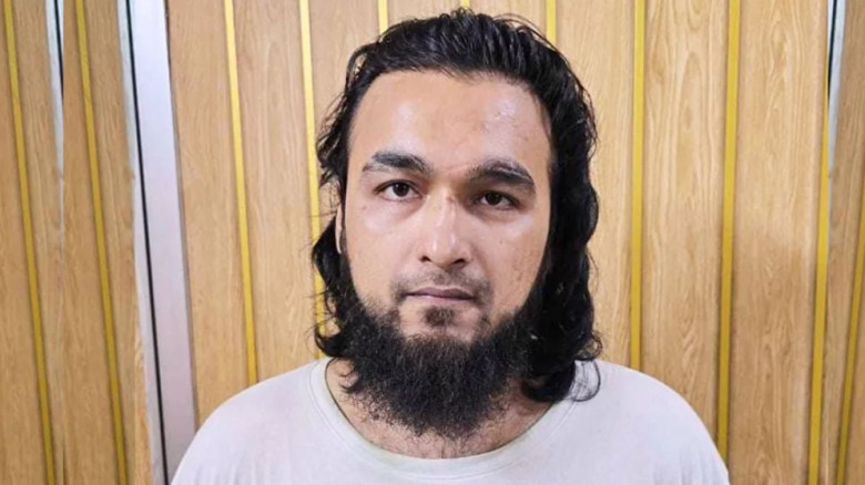 আদালতের নির্দেশে কারাগারে নোবেল