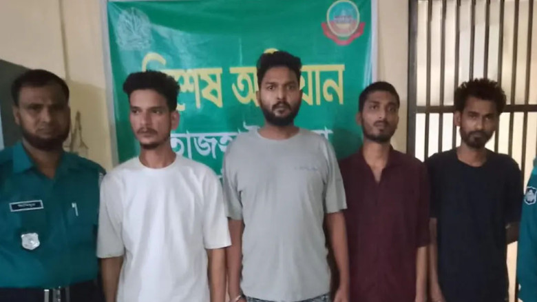 পুলিশ অভিযানে গ্রেপ্তার নিষিদ্ধ ছাত্রলীগের সদস্যরা