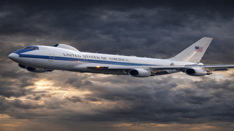 উত্তেজনার মধ্যে মার্কিন আকাশে ‘ডুমসডে প্লেন’, নতুন আতঙ্ক