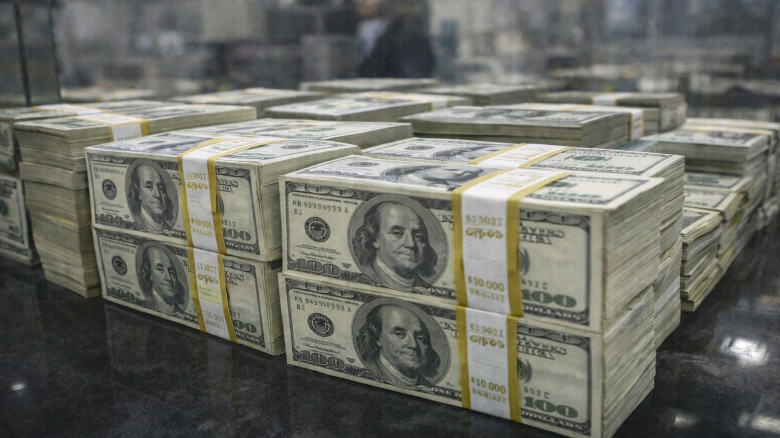 ৬ দিনে দেশে এলো ৬৬ কোটি ডলার রেমিট্যান্স