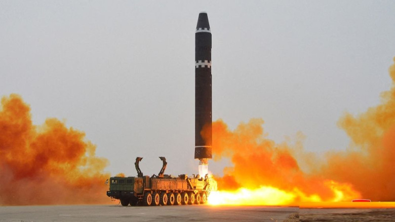 উত্তর কোরিয়া আবার ক্ষেপণাস্ত্র নিক্ষেপ, দক্ষিণ কোরিয়াকে ‘প্র