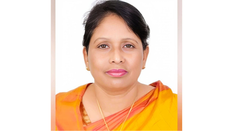 রাজধানীতে গ্রেফতার সাবেক এমপি সফুরা বেগম রুমী, নেওয়া হলো লালমনিরহাটে।...