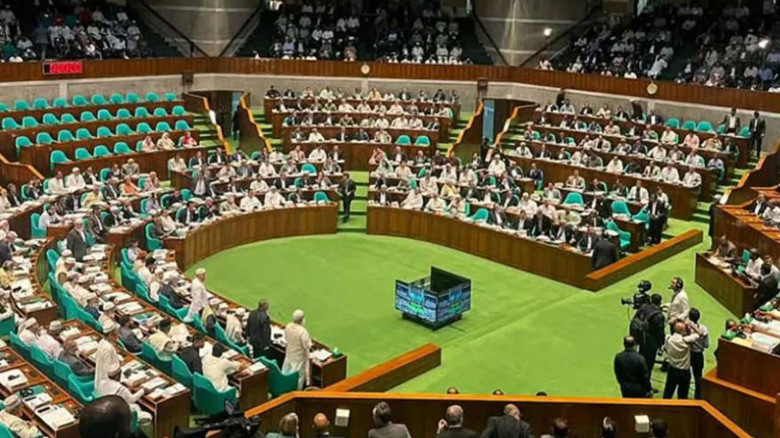 সুপ্রিম কোর্টে বিচারক নিয়োগ ও সচিবালয় অধ্যাদেশ বাতিল, সংসদে 