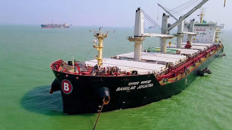 হরমুজ প্রণালি পার হতে না পেরে শারজার পথে ‘বাংলার জয়যাত্রা’