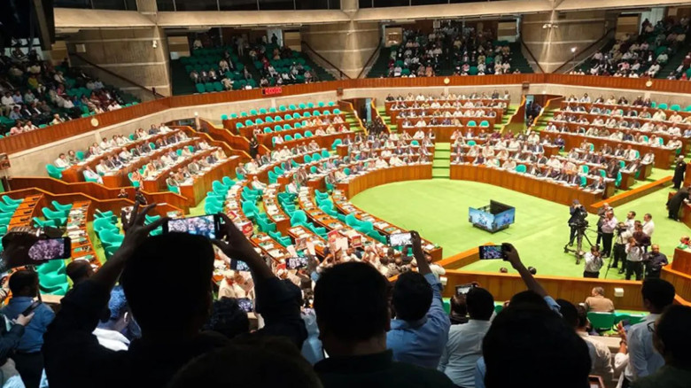 সংসদ গ্যালারিতে শিক্ষার্থীদের জন্য বাড়ল আসন সংখ্যা