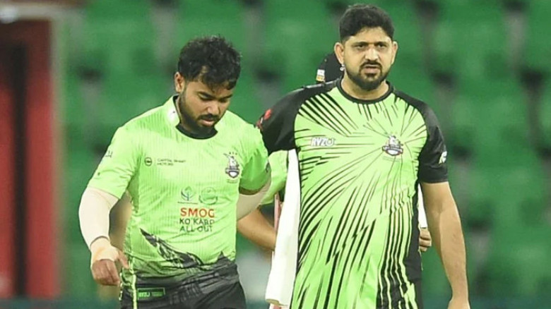 কাঁধের চোটে পিএসএল থেকে ছিটকে গেলেন পারভেজ হোসেন ইমন