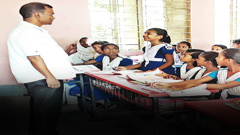 শ্রেণিকক্ষে পাঠদান বাড়াতে অবসরপ্রাপ্ত শিক্ষকদের ফেরানোর উদ্য