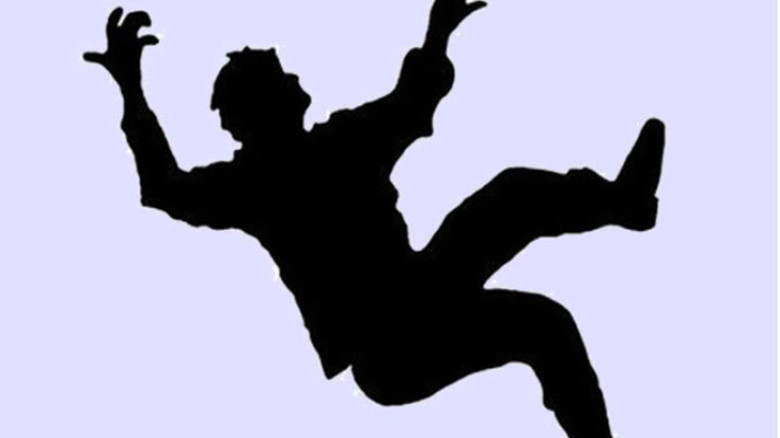 জুয়ায় আসক্ত শিক্ষার্থী, ভবন থেকে লাফিয়ে পড়ে মৃত্যু