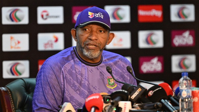 বিসিবি সভাপতির পরিবর্তন নিয়ে সিমন্স: ‘এখন আর কিছুতেই অবাক হই