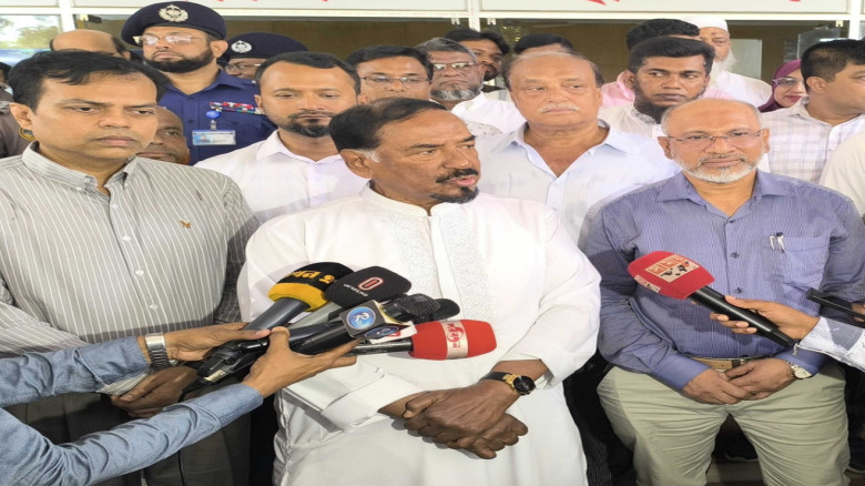 পড়াশোনা-খেলাধুলার চেয়ে রাজনীতির প্রতি মানুষের আগ্রহ বেশি: স্