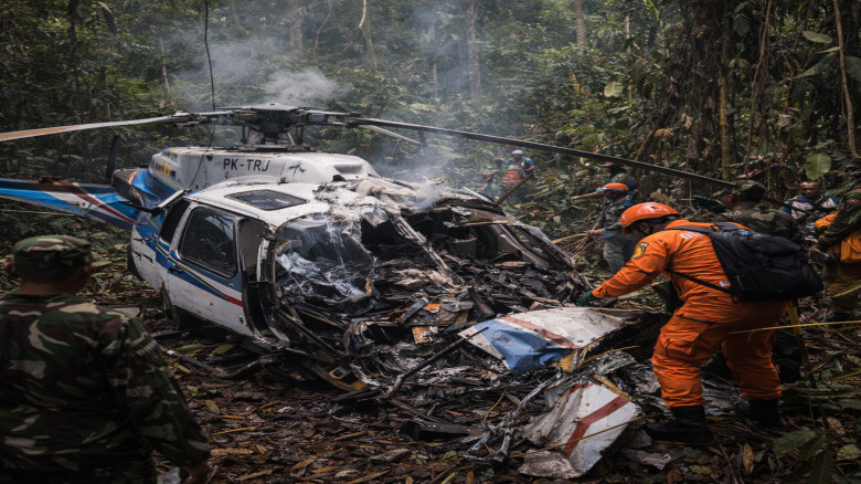 পশ্চিম কালিমান্তানে হেলিকপ্টার দুর্ঘটনা, প্রাণ গেল ৮ জনের