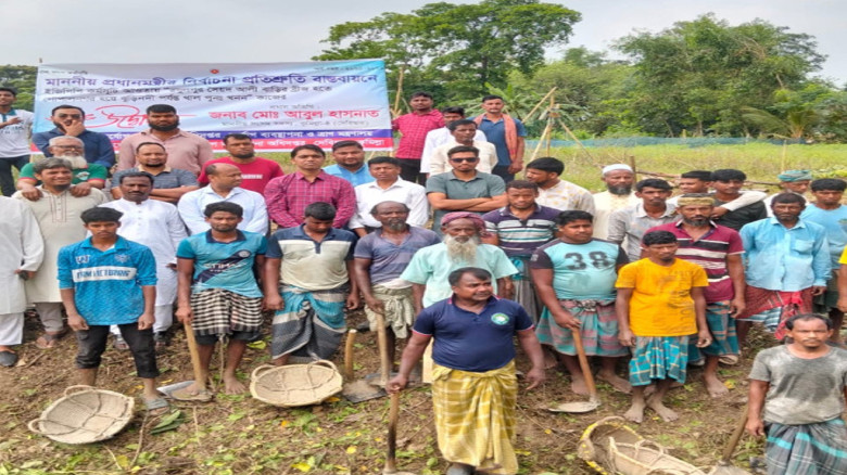 খাল দখলে স্থাপনা: দেবীদ্বারে পুনঃখনন কাজে জটিলতা