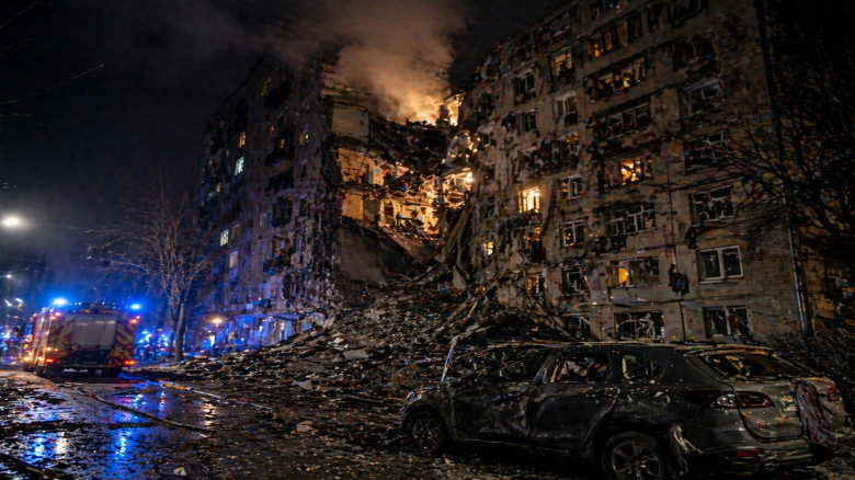 দনিপ্রো শহরে রুশ হামলায় ২ জন নিহত, আহত ৮