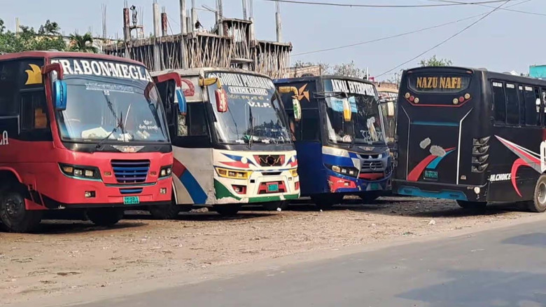 অনির্দিষ্টকালের কর্মবিরতি, চাঁপাইনবাবগঞ্জে বাস বন্ধ