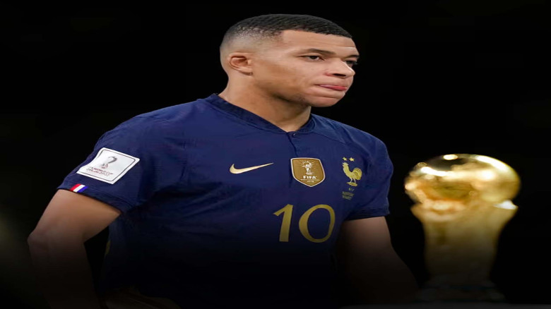 ‘লোভে’ পড়ে চোটে এমবাপ্পে, বিশ্বকাপ মিসের শঙ্কা