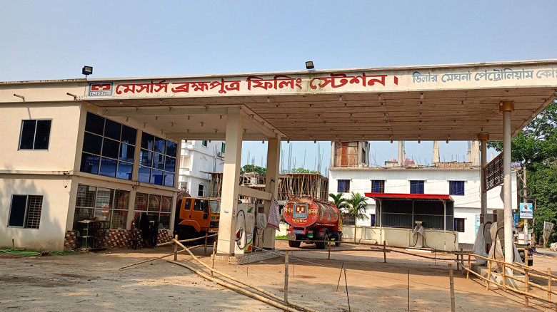 কুড়িগ্রামের দুই উপজেলায় জ্বালানি তেল সংকটে অচল পরিবহন ব্যবস্