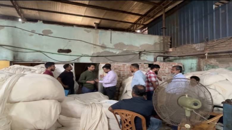 মিটারে চুম্বক বসিয়ে গ্যাস চুরি, ফতুল্লায় অভিযান