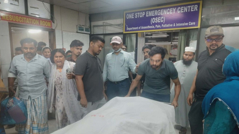 তিনশো ফিটে ভয়াবহ দুর্ঘটনা: দুই শিক্ষার্থীর মৃত্যু