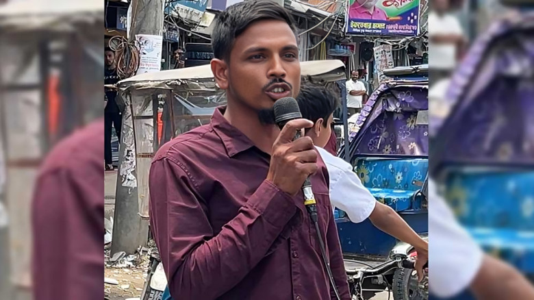 মাইজদীতে আ.লীগ অফিসের সামনে স্লোগান দিয়ে পালালেন যুবক