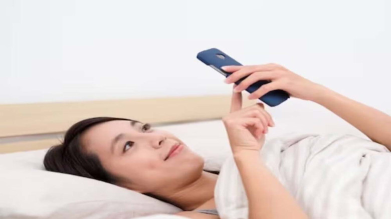 সকালে ঘুম থেকে উঠে ফোন ব্যবহার কতটা ক্ষতিকর?