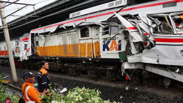 জাকার্তার কাছে ভয়াবহ ট্রেন দুর্ঘটনায় প্রাণ গেল ১৪ জনের
