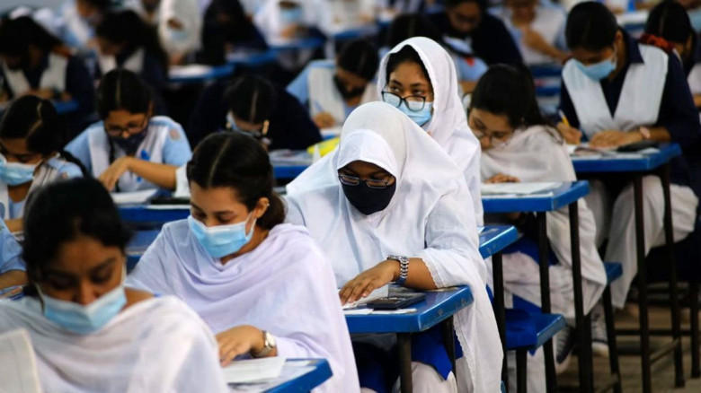 এসএসসি–এইচএসসি পরীক্ষার সূচিতে আসছে বড় পরিবর্তন, ভর্তি প্রক্রিয়ায় নতুন পরিকল্পনা...