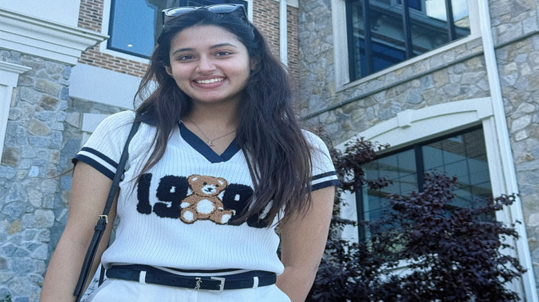 মেকআপ ছাড়া থাকতেই স্বচ্ছন্দ তাসনিয়া ফারিণ