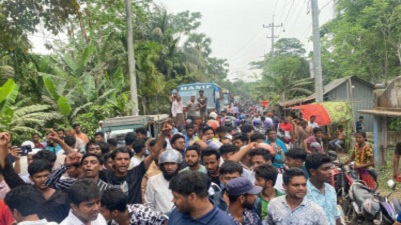 বরিশালের উজিরপুরে হঠাৎ ছাত্রলীগের ঝটিকা মিছিল