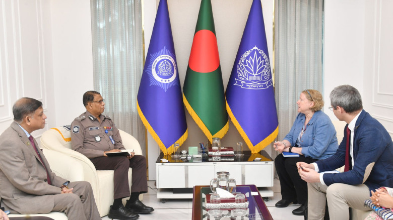 আইজিপির সঙ্গে ইউনেসকো প্রতিনিধিদলের সৌজন্য সাক্ষাৎ