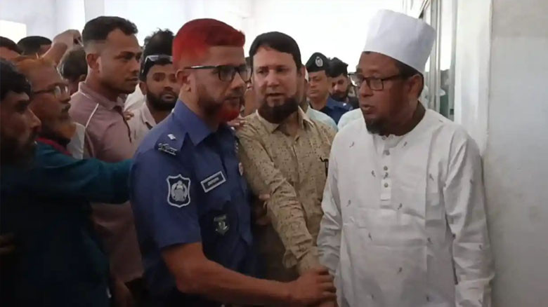 জয়পুরহাটে আ.লীগের ৭ নেতার আত্মসমর্পণ, কারাগারে প্রেরণ