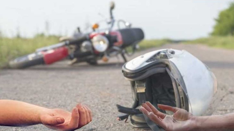 ডাক্তার দেখাতে যাওয়ার পথে প্রাণ গেল স্বামী-স্ত্রীর